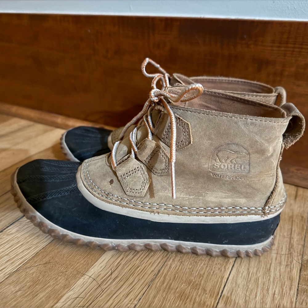 Sorel Brown and Black Outdoor Boots
